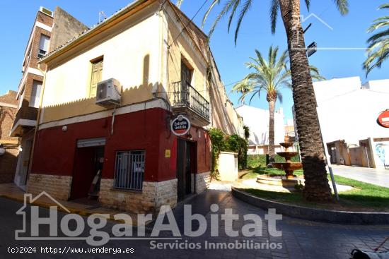 ¡EXCELENTE UBICACIÓN! CASA PARA REFORMAR CON TERRAZA Y BARBACOA - VALENCIA