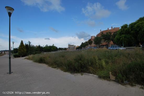  FANTASTICO SOLAR ESQUINERO ZONA ALPELICH - VALENCIA 