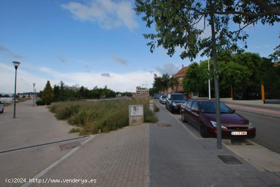 FANTASTICO SOLAR ESQUINERO ZONA ALPELICH - VALENCIA