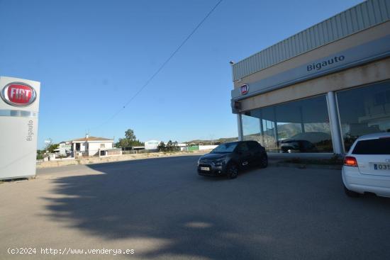 Nave industrial a la venta en ctra. de Orihuela - Bigastro en una parcela de 5.496 m2. - ALICANTE