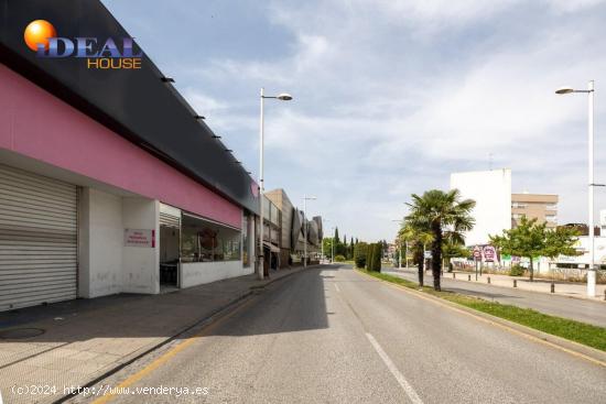 Espectacular nave comercial en Avenida Fernando de los Rios junto Hiperdeluz - GRANADA