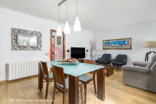 Magnifica vivienda con local anexo en venta en la zona de Pubilla Cases - BARCELONA