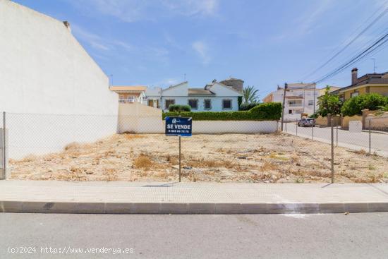  AMPLIO TERRENO URBANO EN VENTA EN BENIJÓFAR - ALICANTE 