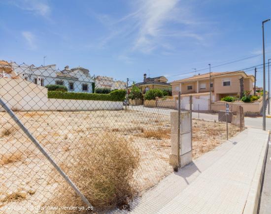 AMPLIO TERRENO URBANO EN VENTA EN BENIJÓFAR - ALICANTE