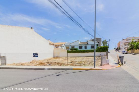 AMPLIO TERRENO URBANO EN VENTA EN BENIJÓFAR - ALICANTE