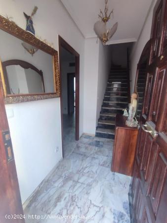 ESTUPENDA CASA ADOSADA EN LA ZONA DE REALEJO!!!!! - CORDOBA