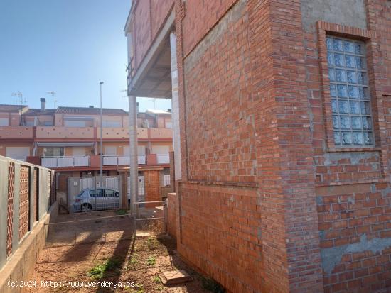 CHALET CON PARCELA EN CONSTRUCCIÓN - CASTELLON