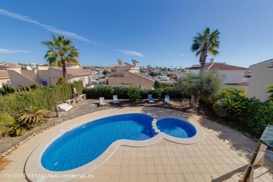 Villa en Ciudad Quesada con piscina privada - ALICANTE