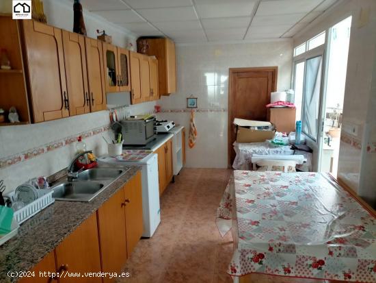 APIHOUSE VENDE CASA DE PUEBLO EN GUARDAMAR EN EL CENTRO. PRECIO 170.000€ - ALICANTE