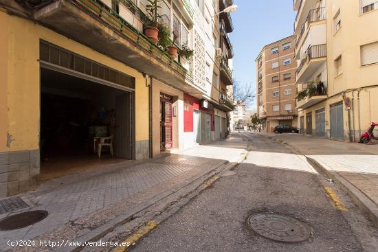 LOCAL COMERCIAL JUNTO PLAZA FONTIVEROS - GRANADA