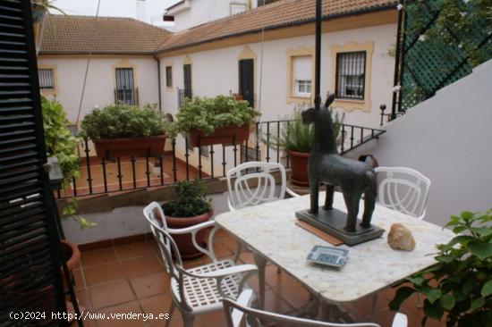 Gran casa en la bonita zona de Córdoba cerca de la iglesia de San Lorenzo - CORDOBA