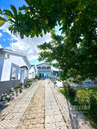 ZONA HIGUERON- Parcela con casa y piscina con construcción exterior - CORDOBA