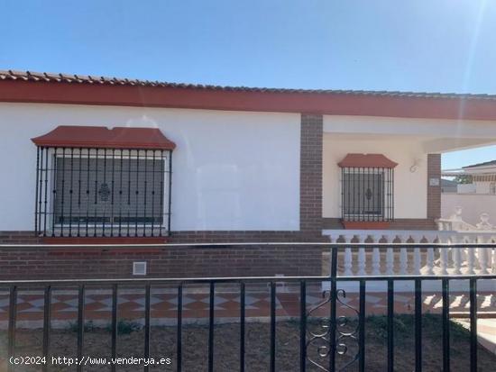 ZONA CORTIJO ALAMILLO- HIPOTECABLE - Parcela de 625 m2 con casa de 155m2 con piscina. - CORDOBA