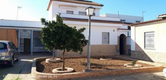 MAJANEQUE - Solar de 850 m2 con casa de unos 200m - Agua potable, luz, alcantarillado - CORDOBA