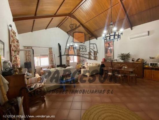 ZONA LAS CUEVAS-PARAMO - Parcela de 3.000 m2 con casa de 84 m2 con salon con chimenea, - CORDOBA