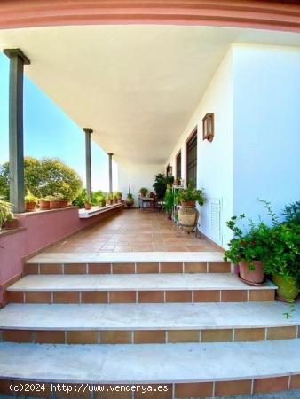 Se Vende en Almodovar del Rio - CORDOBA