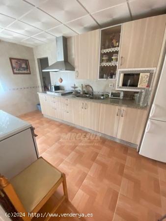 CAMPIÑUELA- Parcela de terreno de unos 800 m2 con casa de unos 80 m2. - CORDOBA