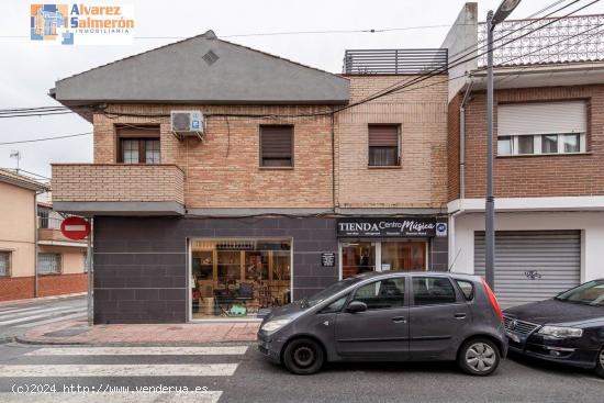 Local comercial en esquina en Armilla. - GRANADA