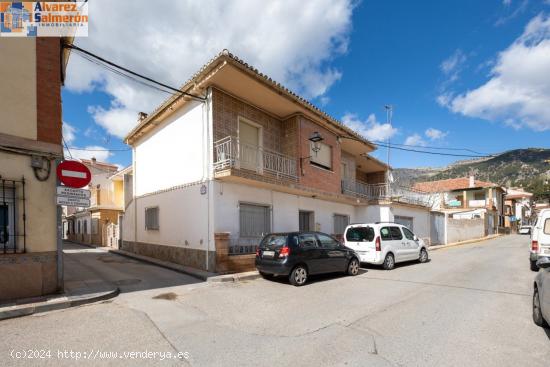 CASA A REFORMAR EN EL CENTRO DE ALFACAR - GRANADA