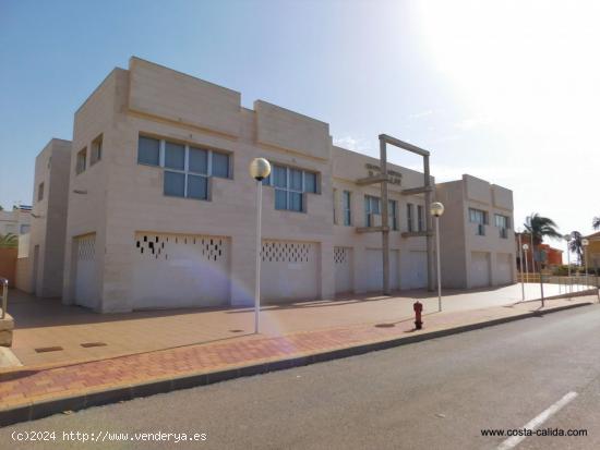 Local comercial de 500 m2 en Alquiler - MURCIA