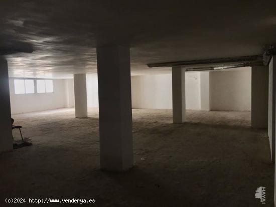 Local comercial de 559 m2 en barrio de Corea en Gandia - VALENCIA