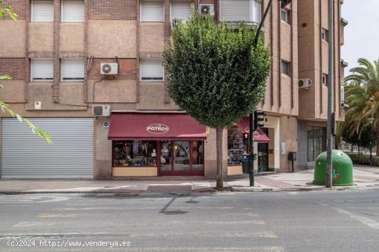 Local comercial en Doctor Alejandro Otero - GRANADA