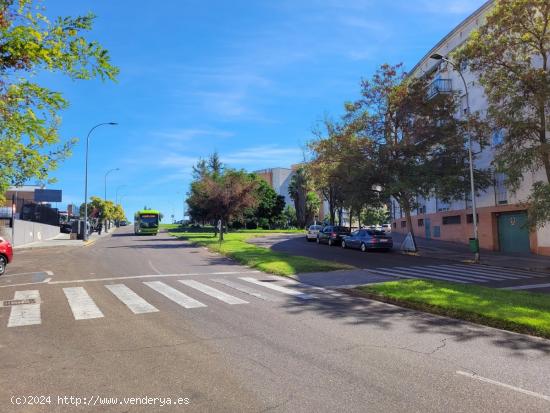 PLAZA DE GARAJE AMPLIA - BADAJOZ