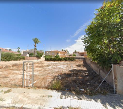 TERRENO DE 900 M2 EN CIUDAD JARDIN - ALICANTE