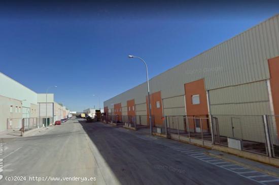 VENTA de NAVE INDUSTRIAL en Santovenia de Pisuerga - VALLADOLID