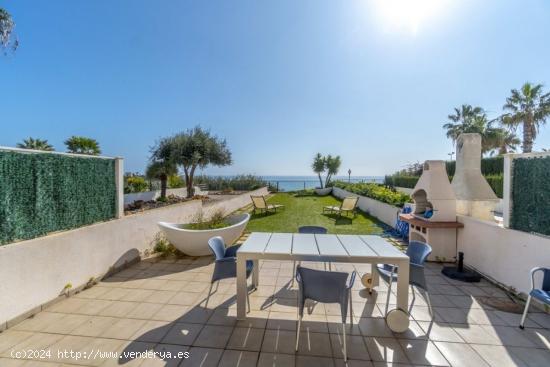 Precioso dúplex en la primera línea de la playa de Aguamarina. - ALICANTE