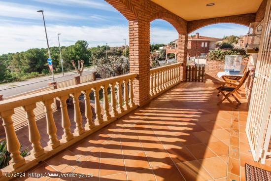  Magnífica casa en la Urbanización Bonanova de Calafell - TARRAGONA 