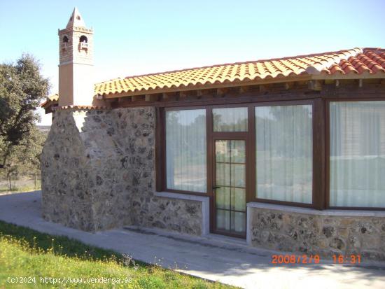 Finca de 2,5 hectáreas con construcción en Sierra de San Pedro - CACERES