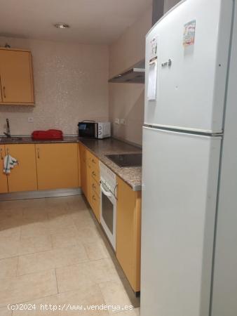 Edificio de tres plantas en venta con situación Inmejorable, excelente inversión! - CACERES