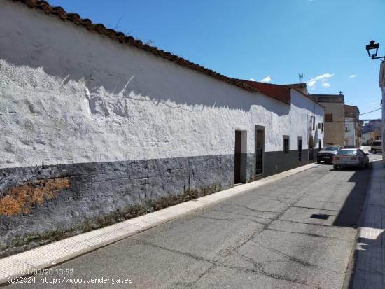  Parcela urbana de 180m2 en Valdefuentes en el corazón del pueblo - CACERES 