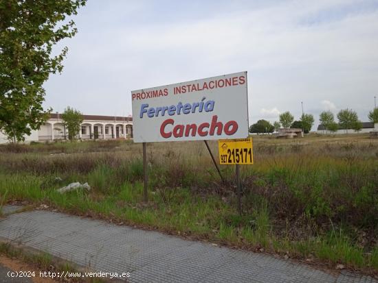 Parcela en Poligono Industrial en Las Arenas con Muchas posibilidades - CACERES