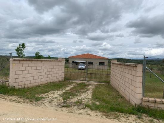 CASA DE CAMPO en Alcuescar - CACERES