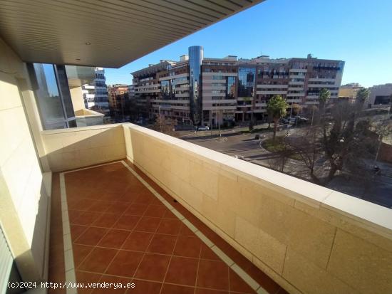 Apartamento en el edificio zigurat!!! - CACERES