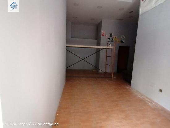 Se vende amplio local comercial a pie de calle en avenida principal - CACERES