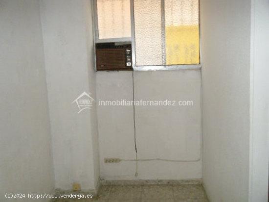 Se vende Local comercial en zona Reyes Huertas - CACERES