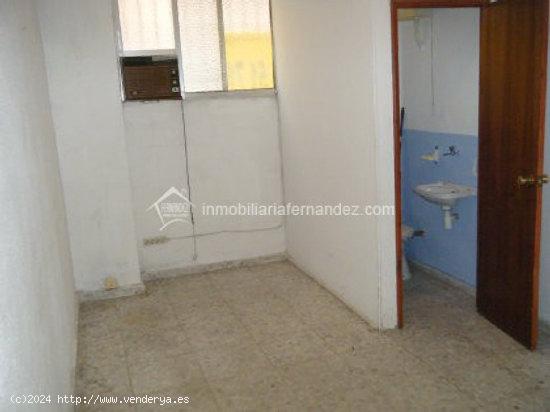 Se vende Local comercial en zona Reyes Huertas - CACERES