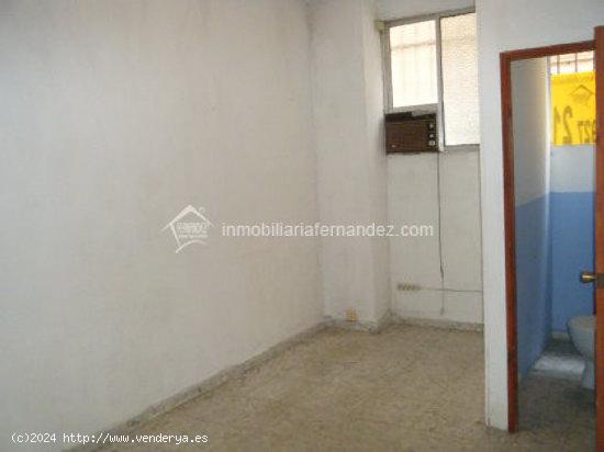 Se vende Local comercial en zona Reyes Huertas - CACERES