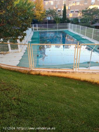 Pisazo en macondo con garaje, trastero y piscina !!! - CACERES