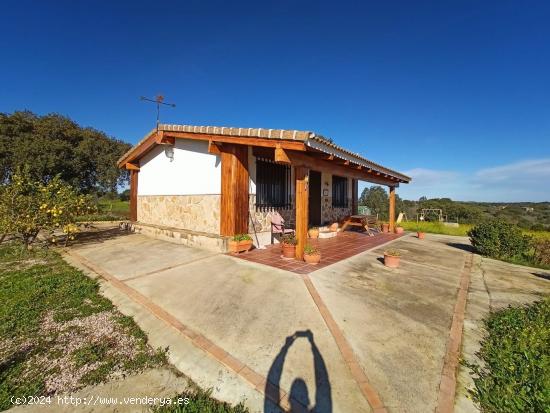 Casa de campo en Arroyo de la Luz - CACERES