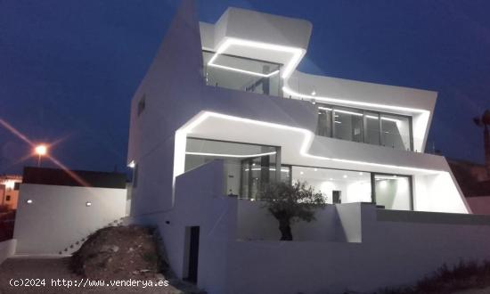 Villa de nueva construcción todo de primera calidad a 2 km de la playa. - ALICANTE