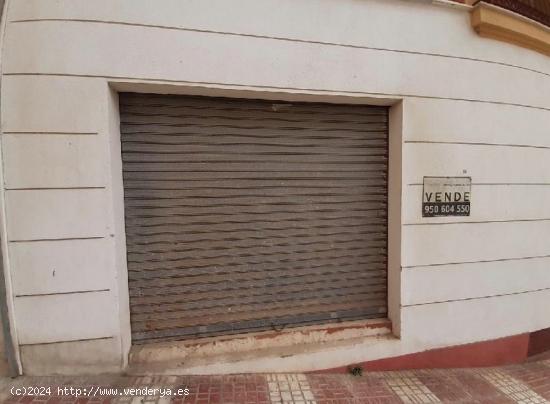 SE VENDE LOCAL EN ADRA - ALMERIA