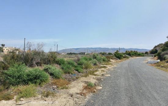 SE VENDE TERRENO EN HUERCAL DE ALMERIA - ALMERIA