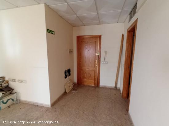 Oficina en venta en Santa María del Águila - ALMERIA