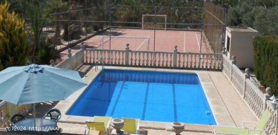 ESTUPENDO CHALET A 10 MINUTOS DE ELCHE - ALICANTE