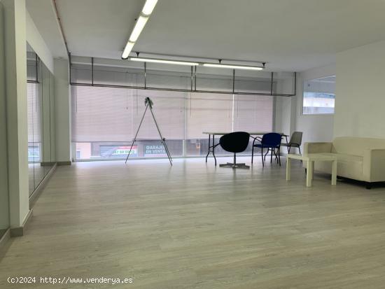 Alquiler con opción a compra de local con altillo y terraza de 70 m2 - ALICANTE