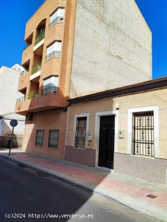 Se vende terreno para edificar con casa independiente - ALICANTE